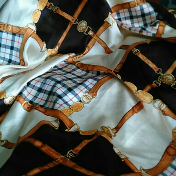 KATHY LEE SCARF & HORSE CAMEO - Picture 8 of 8